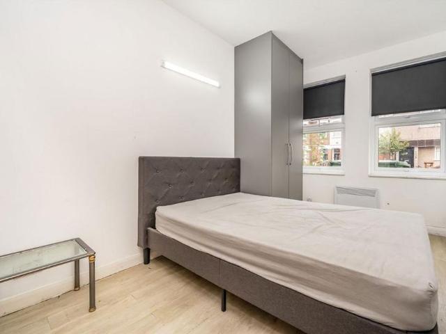Apartment for rent in Wealdstone, Greater London
