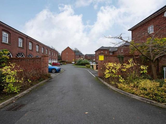 Apartment for rent in Outwood Gate, Bury