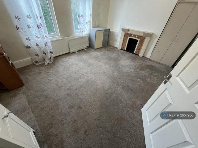 Flat for rent in Chigwell, Epping