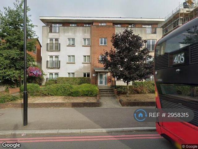 Flat for rent in London Borough of Croydon, Purley
