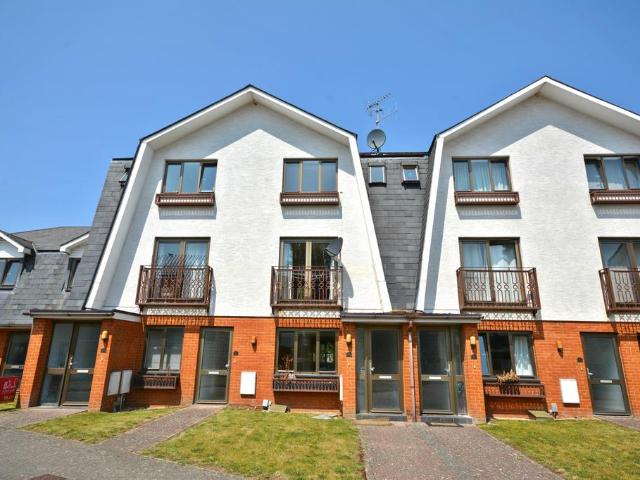 Flat for rent in Amen Corner, Binfield