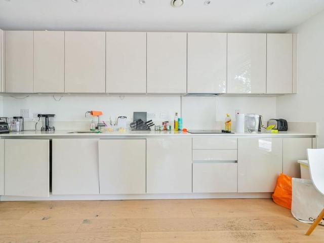 Apartment for rent in Chalk Farm, Greater London