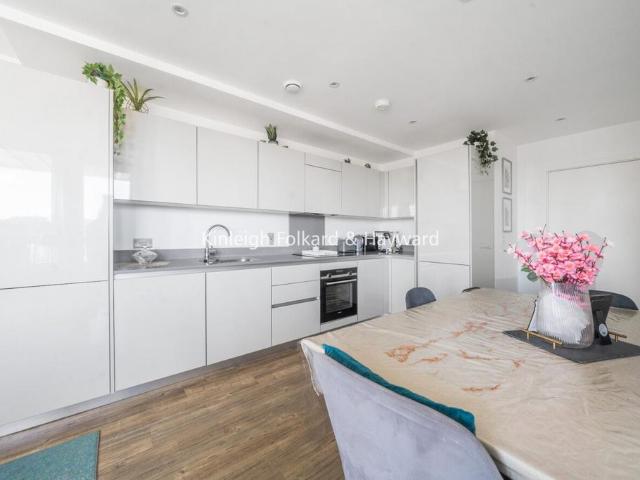 Flat for rent in Alperton, Greater London