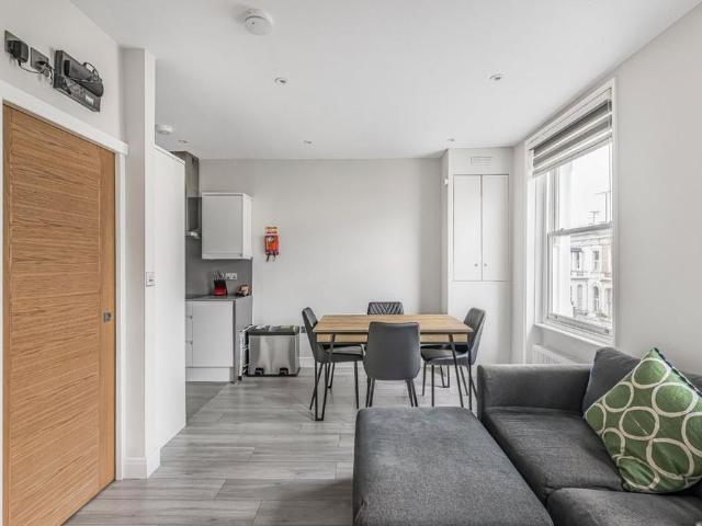 Apartment for rent in Earl's Court, Greater London