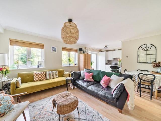 Apartment for rent in Abbotts Barton, Harestock