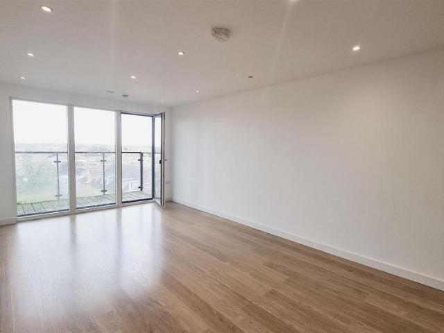 Flat for rent in Slough