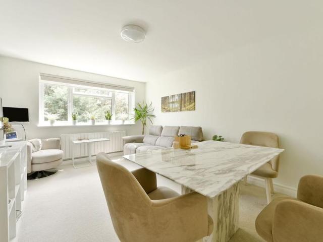 Apartment for rent in London Borough of Hounslow, Greater London