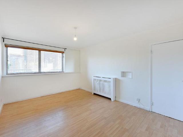 Apartment for rent in Battersea, Greater London