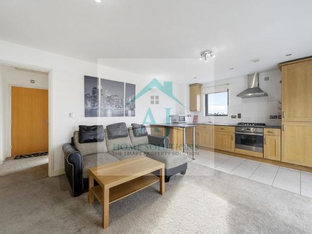 Apartment for rent in Lane, Greater London