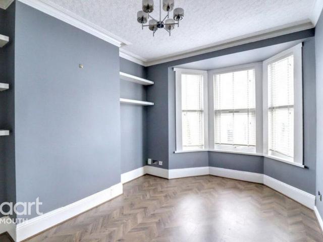 Apartment for rent in St.Judes, Mount Wise