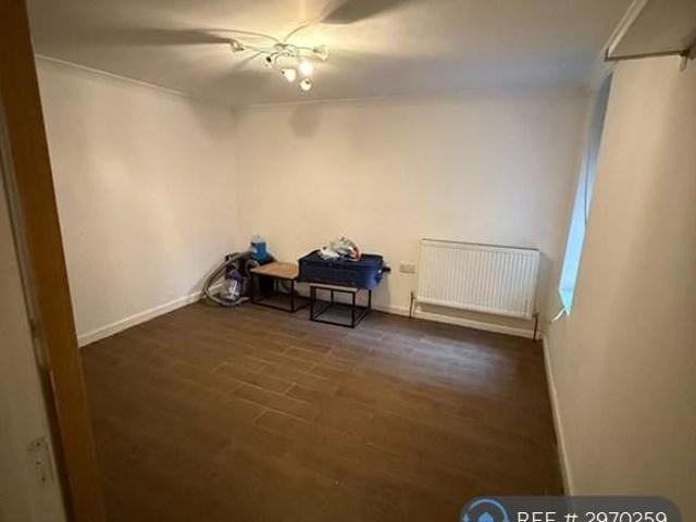 Apartment for rent in Upton, Greater London