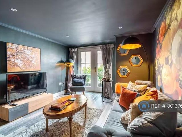 Apartment for rent in West Kensington, Greater London