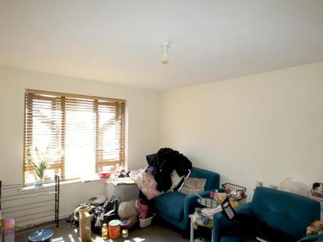 Flat for rent in Upton Park, Greater London