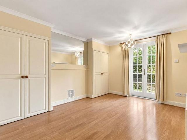 Apartment for rent in London Borough of Ealing, Greater London