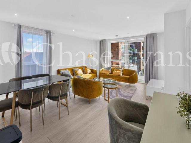 Flat for rent in London Borough of Hounslow, Greater London