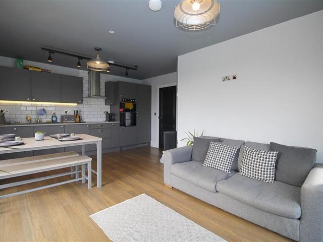 Flat for rent in Elmfield, Leicestershire
