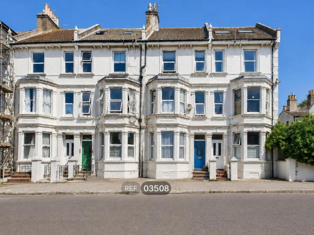 Flat for rent in Aldrington