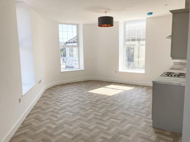 Apartment for rent in Cimla, Neath
