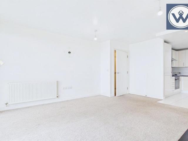 Apartment for rent in Hayes, Greater London