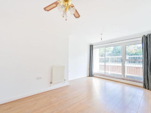 Apartment for rent in Preston, Greater London