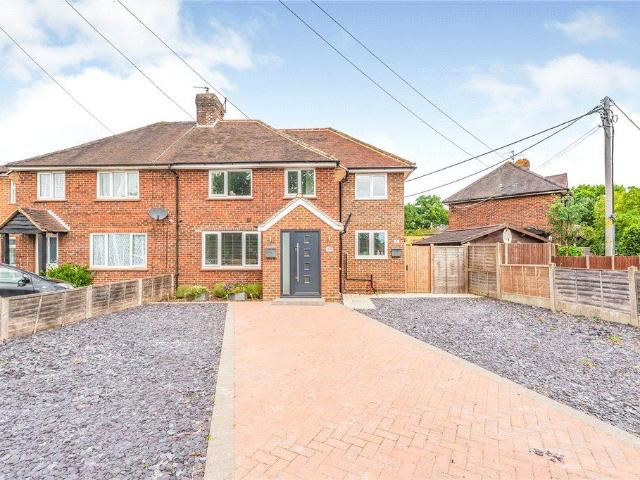 Flat for rent in Fole, Surrey