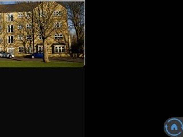 Flat for rent in Savile Park, West Yorkshire