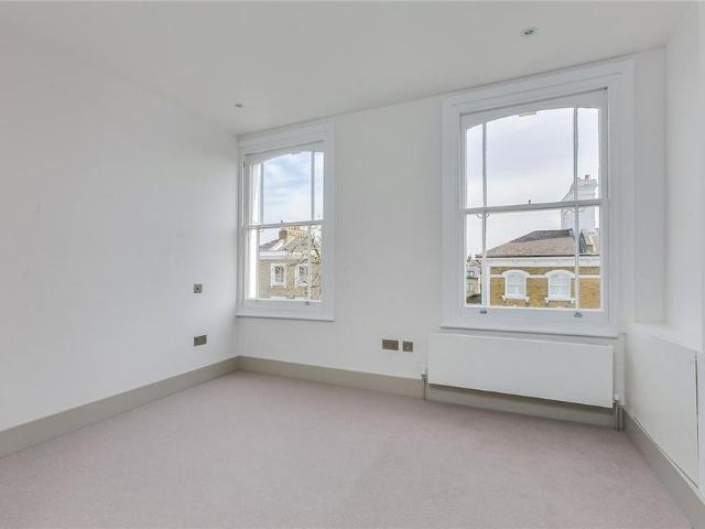 Apartment for rent in London Borough of Hounslow, Strand