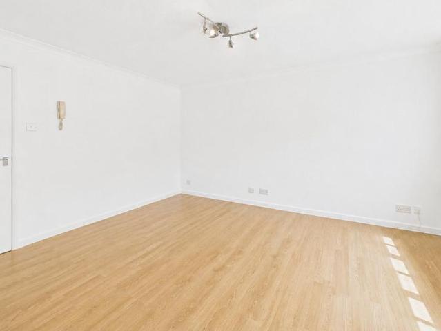 Apartment for rent in Mount Wise