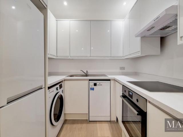 Flat for rent in Earl's Court, Greater London