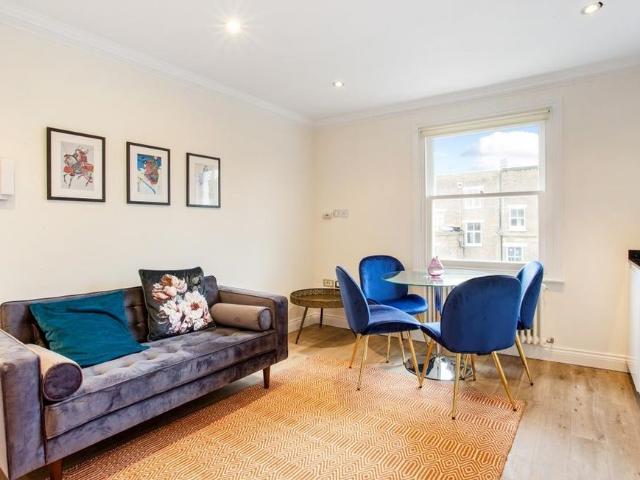 Apartment for rent in North Kensington, Greater London