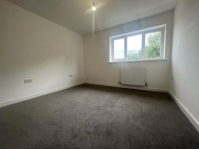 Apartment for rent in Dixons Green, West Midlands