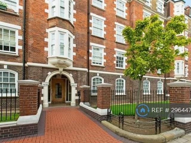 Flat for rent in St. John's Wood, Greater London