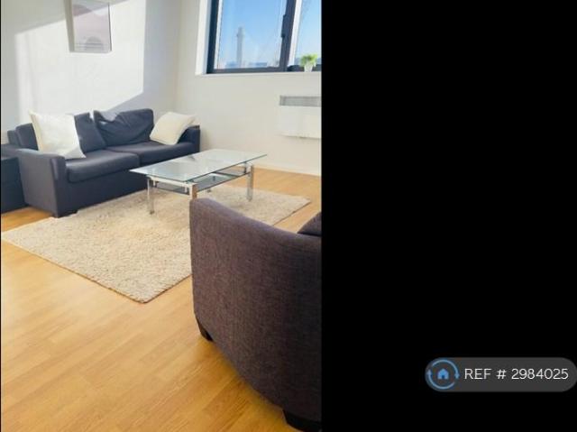 Flat for rent in Waterfront, Calderstones