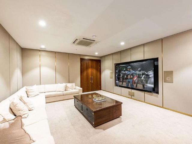 Apartment for rent in Nine Elms, Greater London