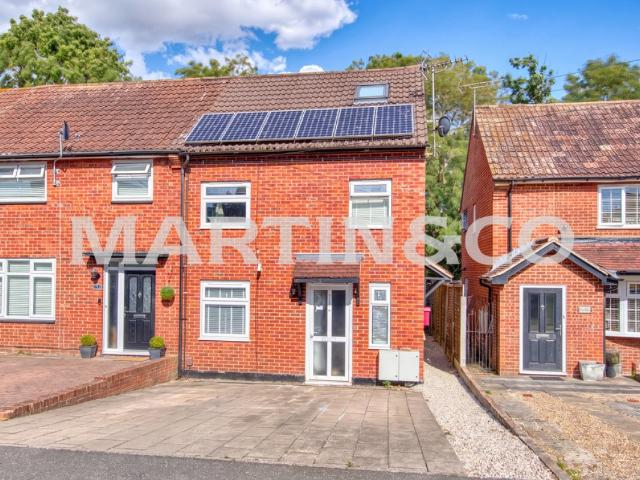 Apartment for rent in Debden Green, Epping