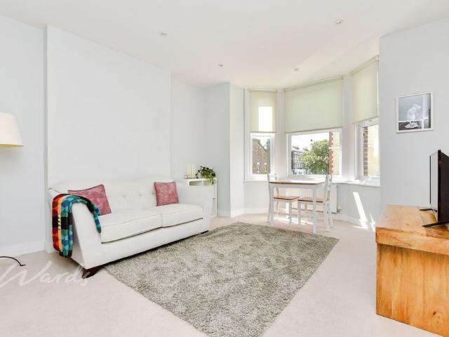 Apartment for rent in Upton, Acol