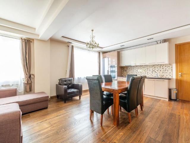 Flat for rent in Kensington, Greater London