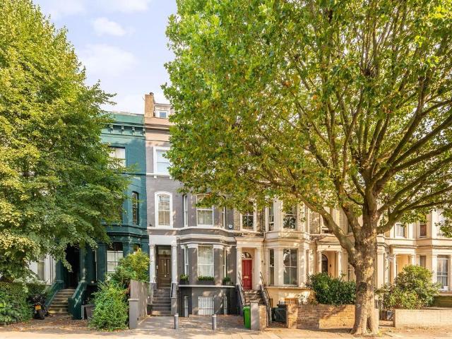 Flat for rent in Maida Hill, Greater London
