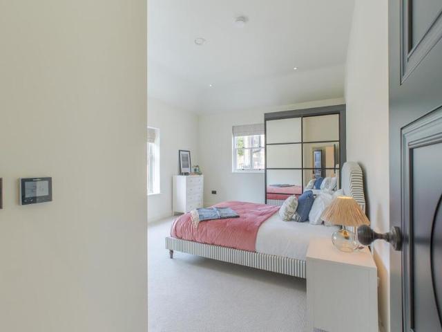 Apartment for rent in London Borough of Croydon, Addiscombe