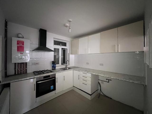 Flat for rent in Ponders End, Greater London