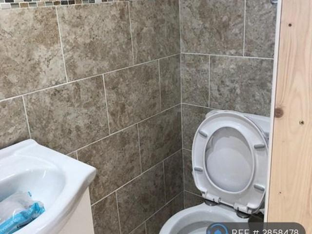 Flat for rent in London Borough of Hounslow, Heston