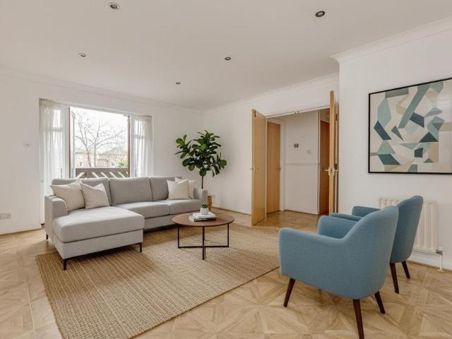 Apartment for rent in North Sheen, Greater London