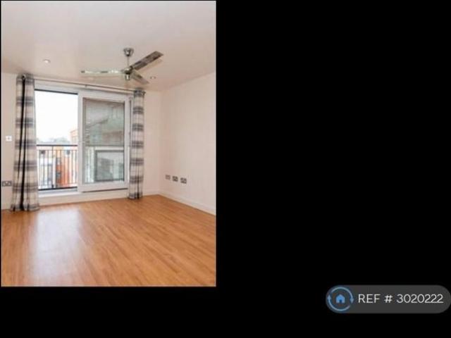 Apartment for rent in Heol-las, Surrey