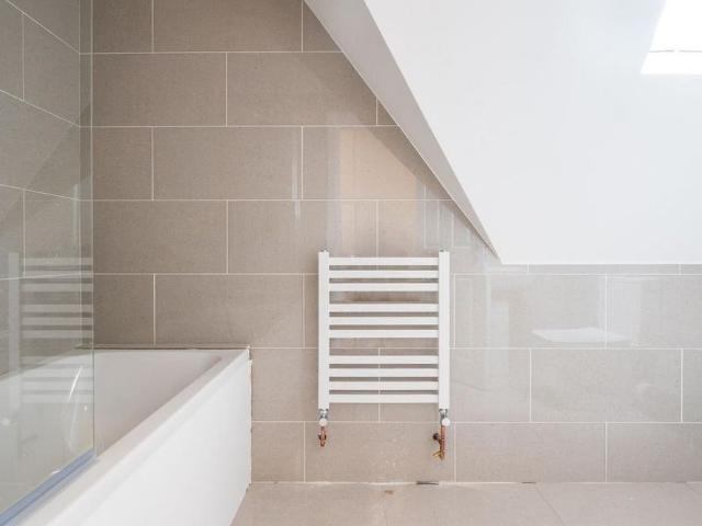 Apartment for rent in Horsell, Woking