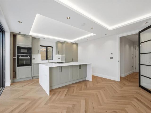 Apartment for rent in London Borough of Merton, Greater London