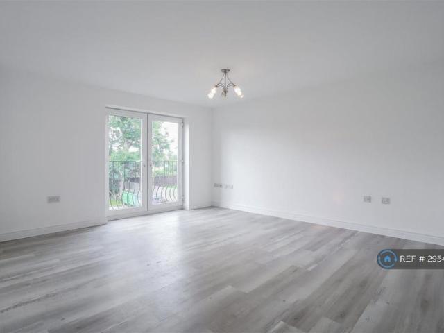 Apartment for rent in Hollins, Bury