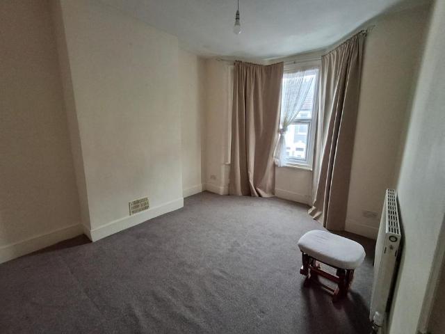 Apartment for rent in Upton, Greater London