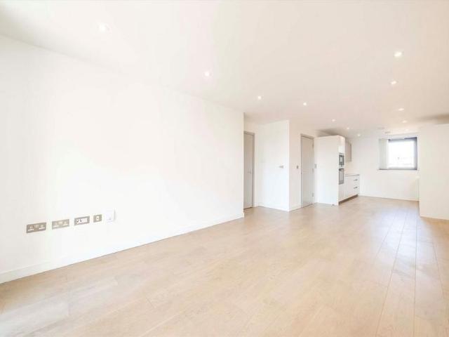 Apartment for rent in London Borough of Ealing, Hanwell