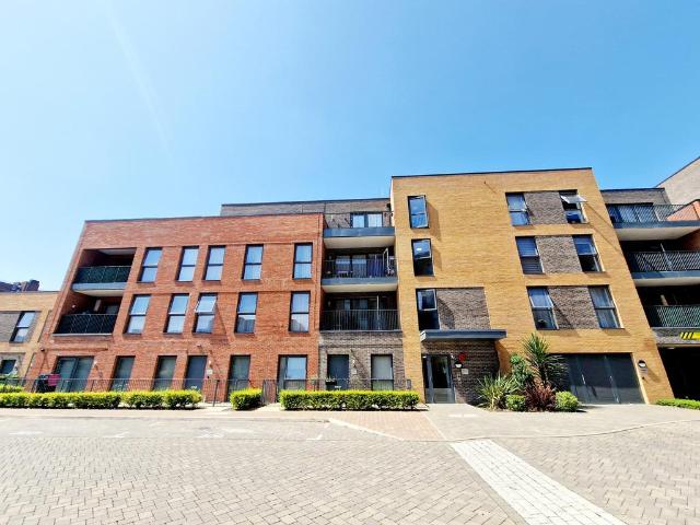 Flat for rent in Hayes, Greater London