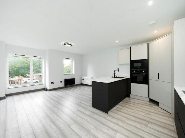 Apartment for rent in Colney Hatch, London